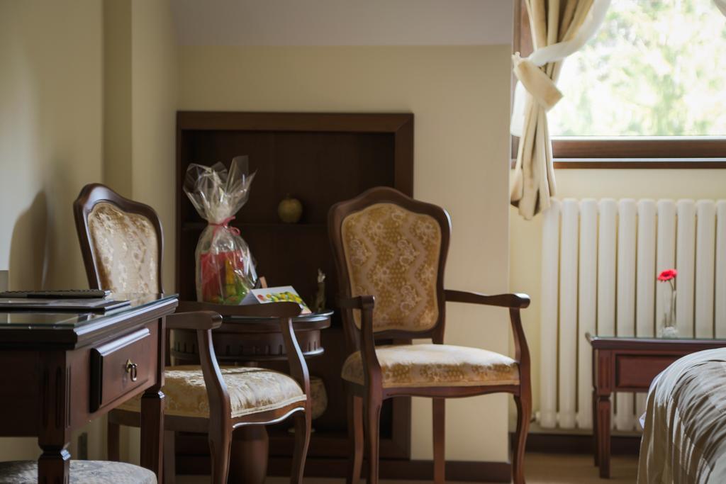 Hotel Foisorul Cu Flori Sinaia Eksteriør bilde