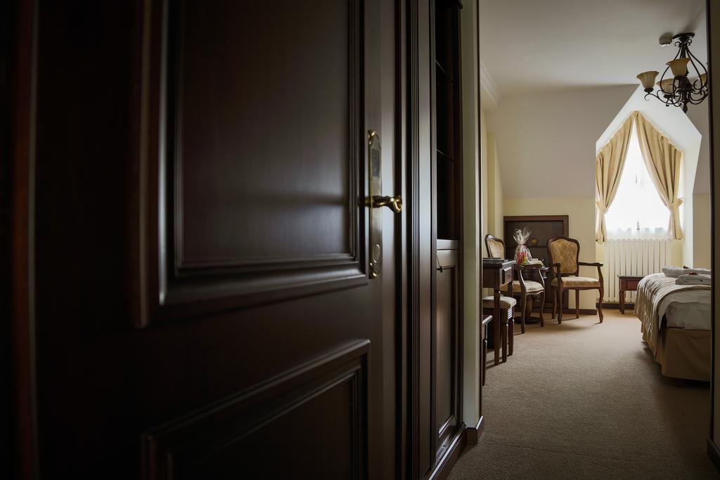 Hotel Foisorul Cu Flori Sinaia Eksteriør bilde