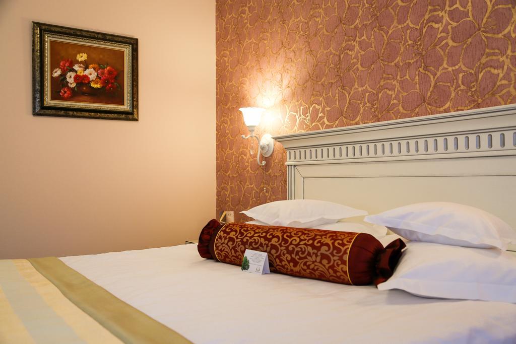 Hotel Foisorul Cu Flori Sinaia Eksteriør bilde