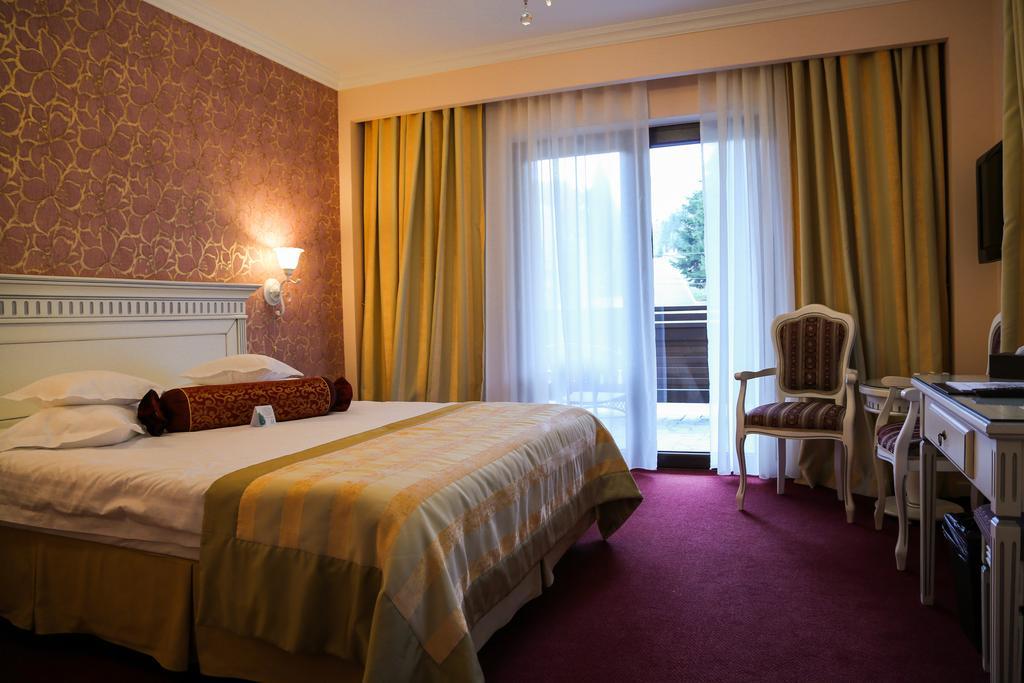 Hotel Foisorul Cu Flori Sinaia Eksteriør bilde