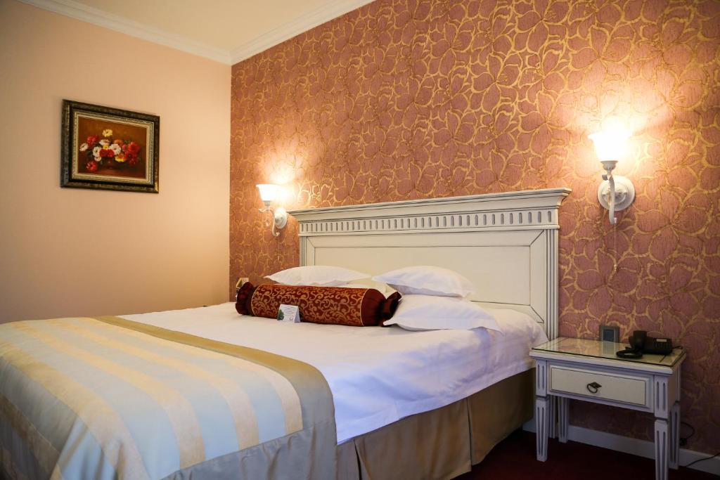 Hotel Foisorul Cu Flori Sinaia Eksteriør bilde