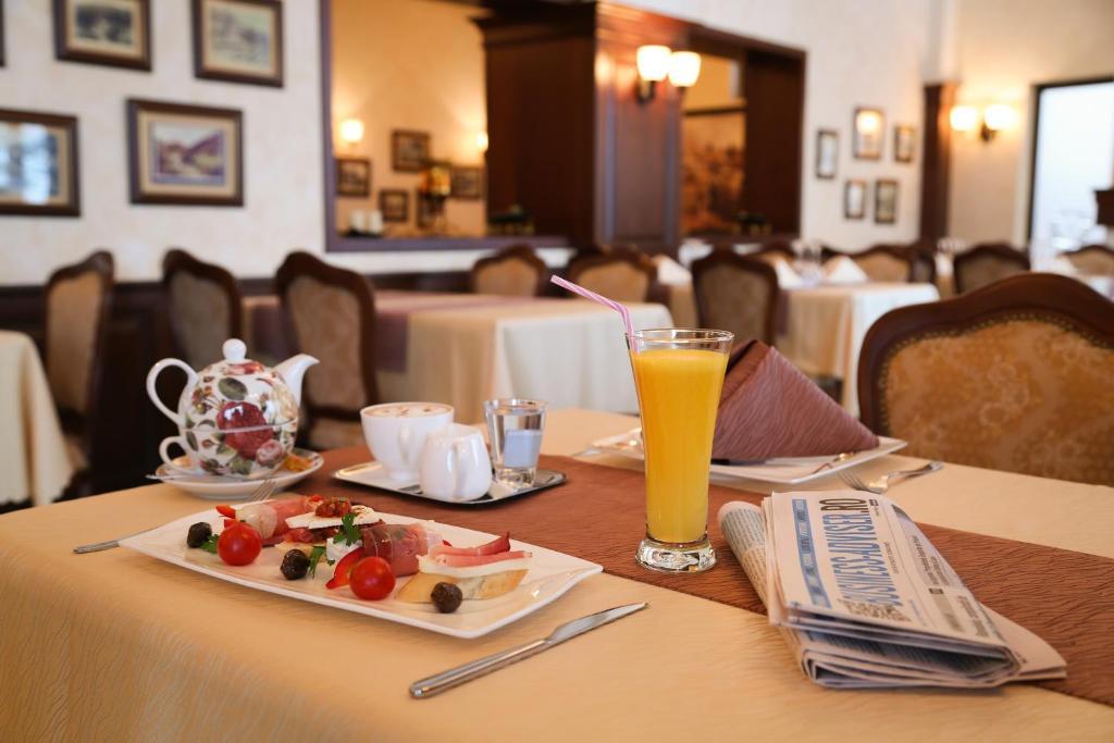 Hotel Foisorul Cu Flori Sinaia Eksteriør bilde