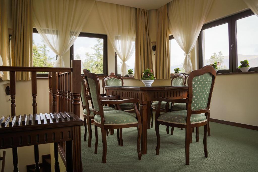 Hotel Foisorul Cu Flori Sinaia Eksteriør bilde